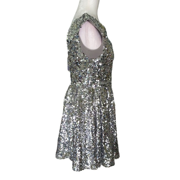 NWT Topshop Silver Sequin Low Back Fit & Flare Mini Dress - 6 - Picture 7 of 16